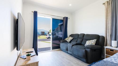 Sandstone Point House | Sandstone Point Cove Studio