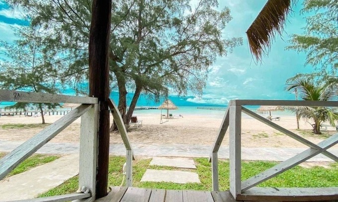 Koh Rong Sanloem Hotel | Sandy Beach Bungalows by EHM