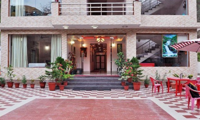 Dhunar Gaon Resort | Sapphero Chanakya Resort