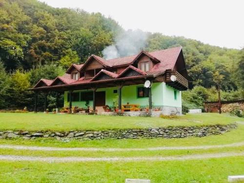 Avrig House | Saratura Cerbilor