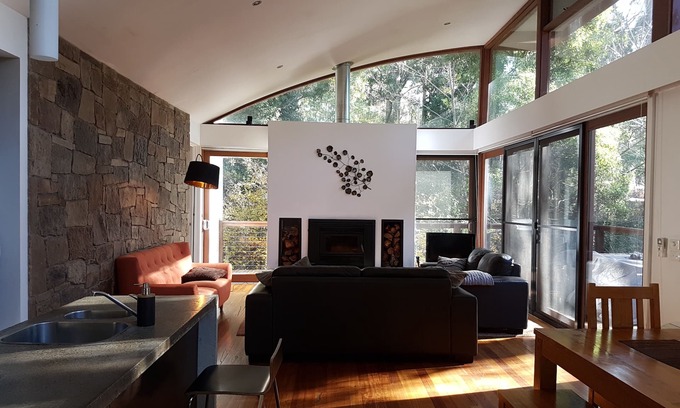 Sawmill Settlement House | Sawmill Mountain Retreat- dcs retreats