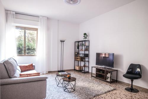 Scandicci Apartment | Scandicci Flat - 15 mins from Florence