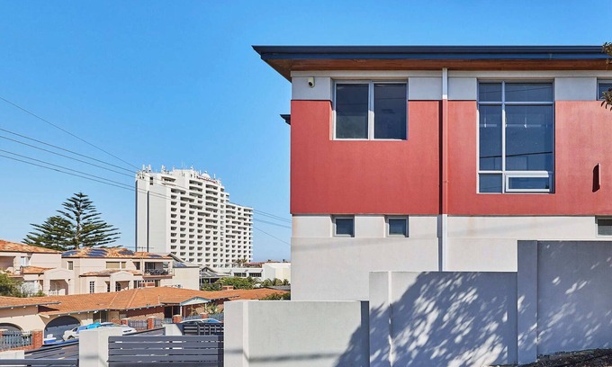 Scarborough House | Scarborough Beach Walk!