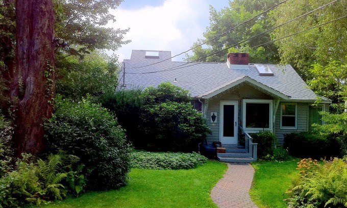 West Milford House | Scenic Lakefront Home offering peaceful oasis