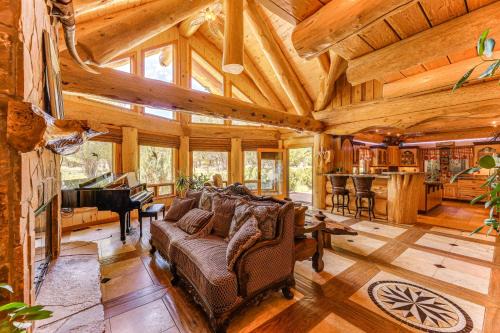 Payson House | Scenic Payson Cabin! Fireplace and Wraparound Patio