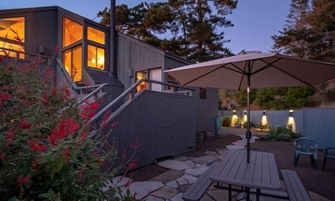 Sea Ranch House | Sculpture Point 2 Bedroom Home by RedAwning