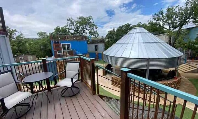 Medicine Park Apartment | SE Wichita Mountains Tiny House Stay w/Patio-Slp 4