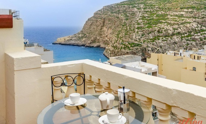 Xlendi House | Sea and Cliff Views in a Modern Apt w Terrace