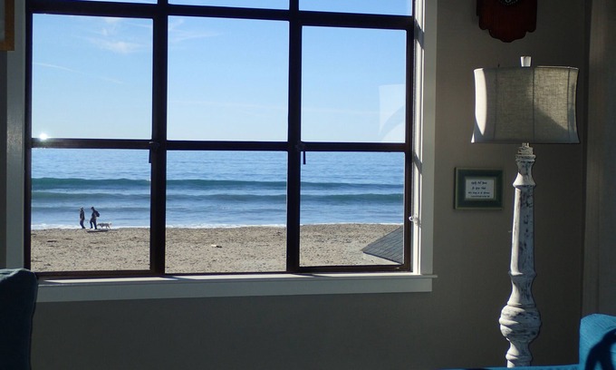 Stinson Beach House | SEA BLUE: 2ND FROM BEACH, 2 Primary Bedrooms, 2 Bathrooms & 3 Balconies SLEEPS 8