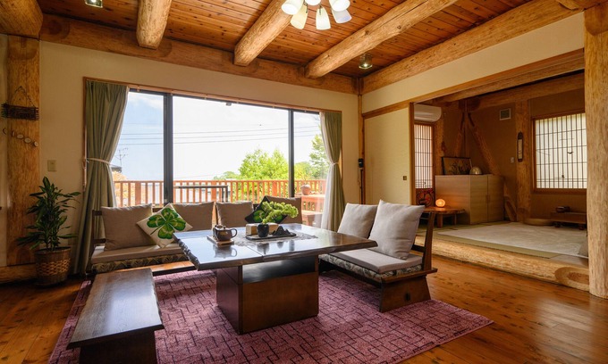 Futo Villa | Sea view! Shizenbegumi rental villa Clover log house with hot spring BBQ available