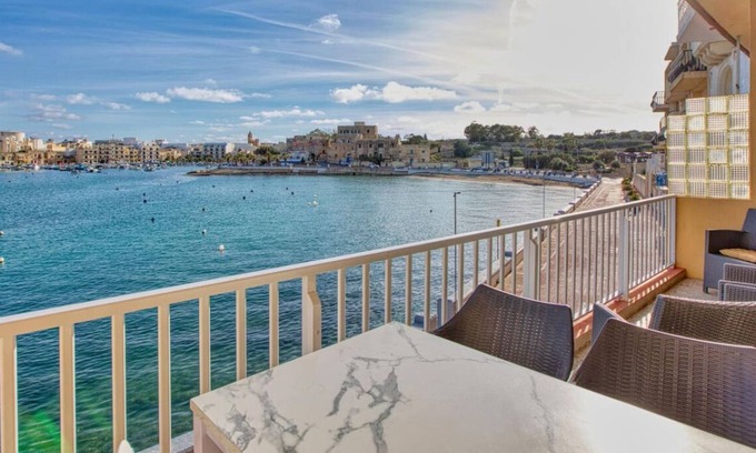 Il-Qajjenza Apartment | Seafront 2BR home with private balcony, AC & WIFI