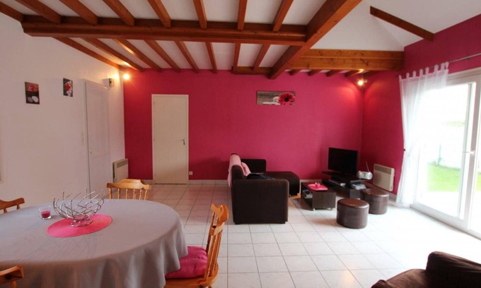 Denneville Cottage | Seaside House in Denneville - 6 pers, 3 bedr, terrace