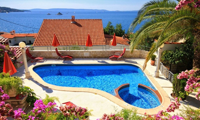Seget Vranjica House | Seaside house with a swimming pool Seget Vranjica, Trogir (K-4329)