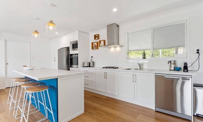 Port Elliot House | Seaside Sanctuary - Port Elliot - Wi-Fi and Linen - Family - Close to beach - Hi