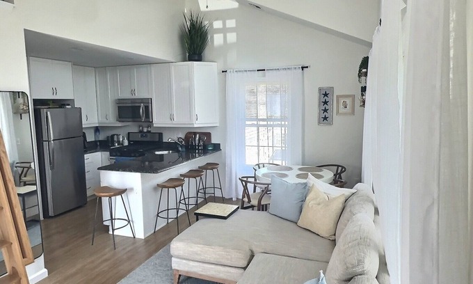 Lavallette House | Seaside Serenity – Bright & Airy 2BR Beach Cottage + Loft, Steps to Ocean & Bay