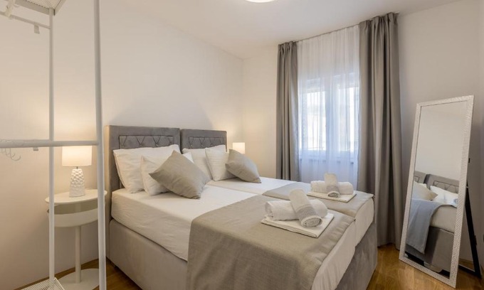 Znjan Apartment | Seaview&jacuzzi 2BR apt