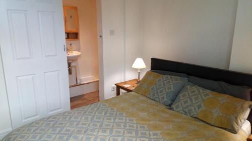 Rhos on Sea Apartment | Seawinds Holiday Apartment, dog-friendly