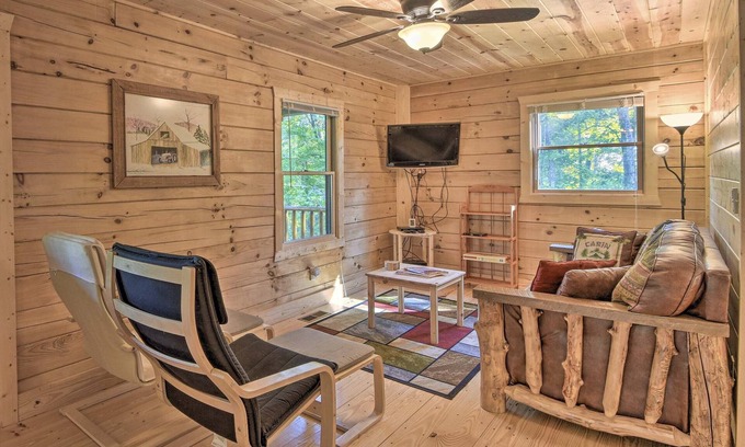 Murphy Cabin | Secluded Cabin w/Deck 13 Miles to Downtown Murphy