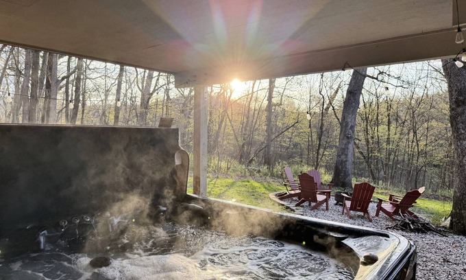 The Galena Territory Cabin | Secret Room-Hot Tub-Billards-Firepit-Games-Pool access