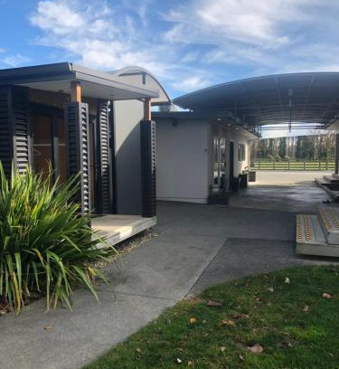 Twyford House | Self Contained gem in the country, near to town