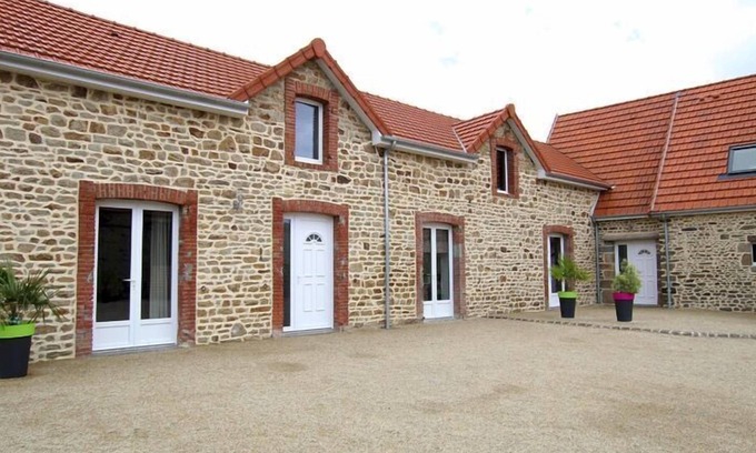 Bacilly House | Semi detached house, Bacilly