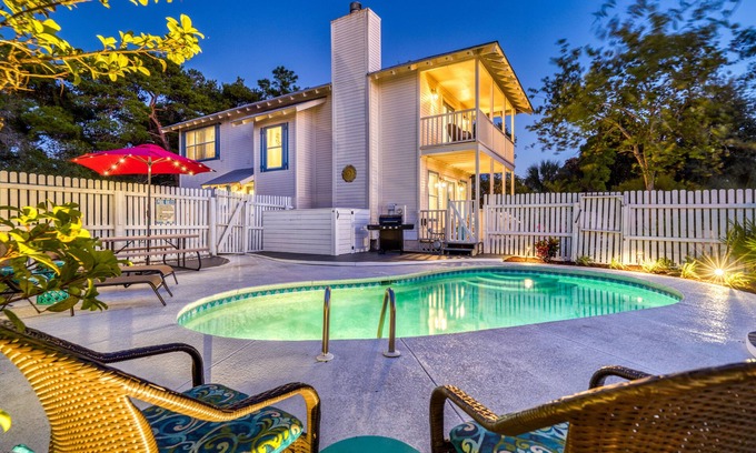 Clipper Cove House | Sept-Oct Reduced!*Private Pool*Firepit*Beach Svc!