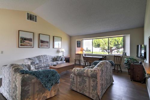 Sequim Apartment | Sequim Condo with View, Easy Access to Private Beach