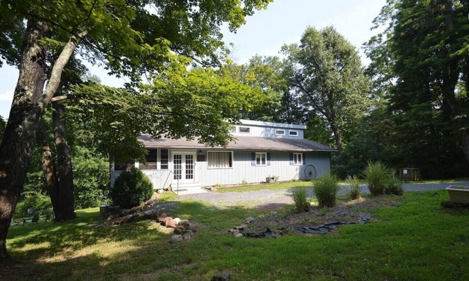 Berkeley Springs House | Serendipity - Group Gatherings for Epic Memories!