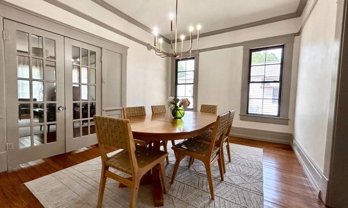 Waxahachie House | Serene 3-bed 2.5 bathhouse with large yard in Waxahachie