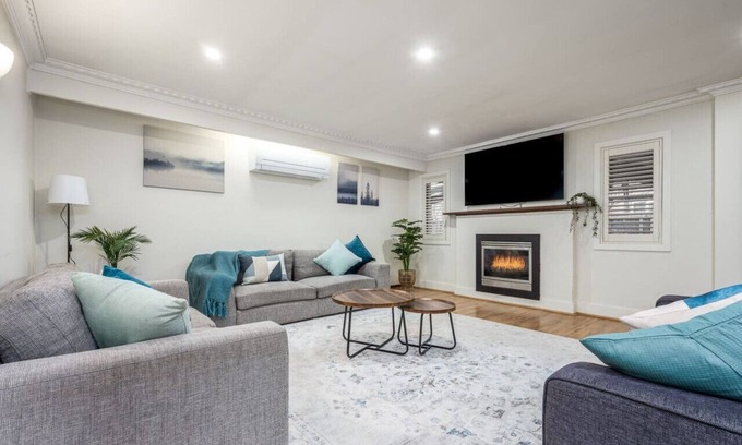 Berwick Apartment | Serene and Spacious Retreat on the Hills