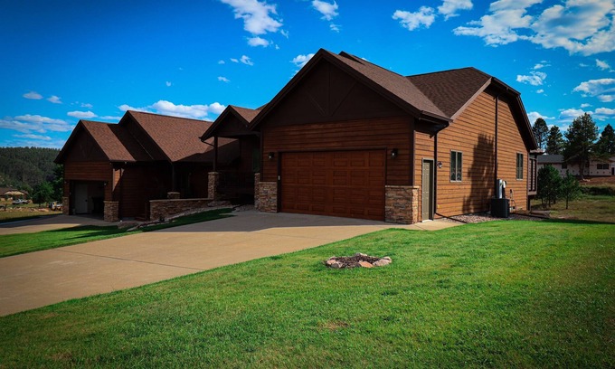 Sturgis House | Serene Golf Course Home Getaway with Hot Tub