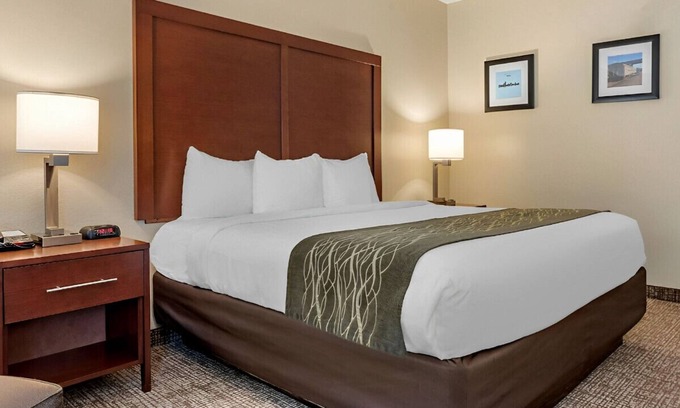 Meridian House | Serene Luxury Escape near Jimmy Rodgers Museum