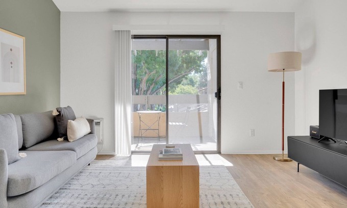 Shoreline West Apartment | Serene Mountain View 1BR w/W/D, Pool & Gym, near Safeway, by Blueground