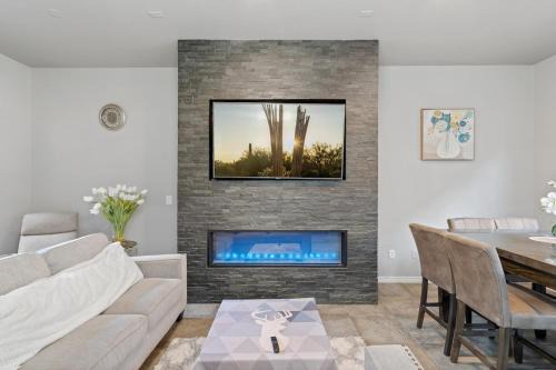 Tucson House | Serene Retreat with Pool & Spa 3 Bed 3 Bath