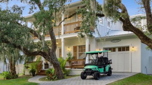 Vilano Beach House | Serenity at Surfside by AvantStay Pool Porches Fire Pit Arcade Near Vilano Beach