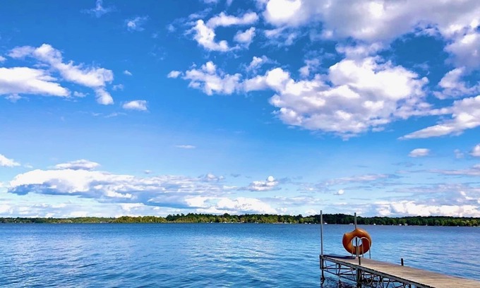 Isaacs Glen Cottage | Serenity by the Lake: Lake Waterfront Cottage