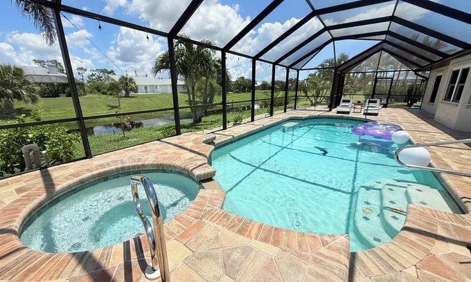 Pinehurst House | Serenity in luxury. Modern 3-bedroom house with large heated saltwater pool