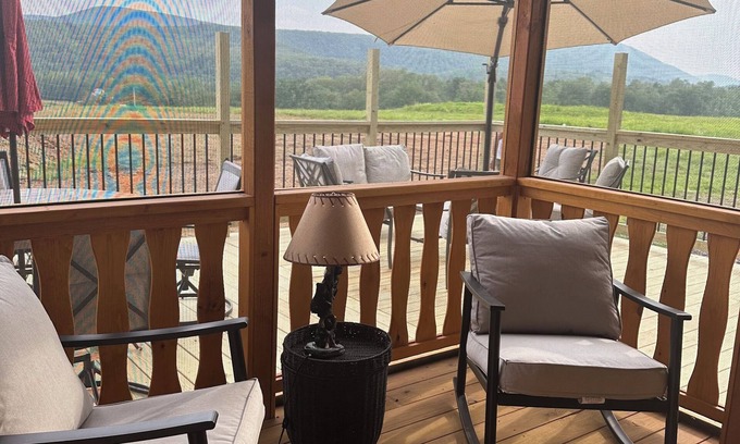 Weikert Cabin | Seven Mtn Vista FirePit Hammock Deck Private