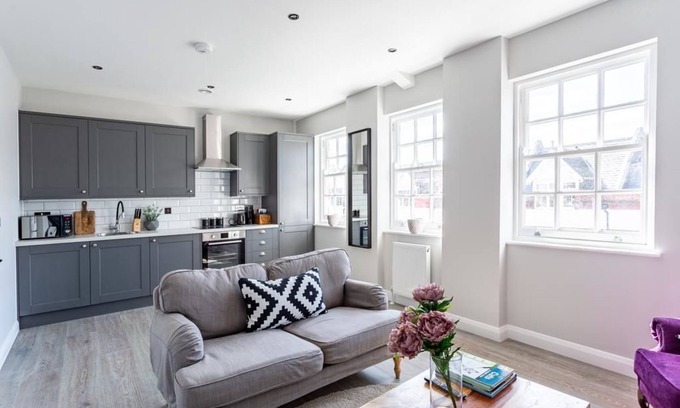 Southend-on-Sea Apartment | Shades of Grey