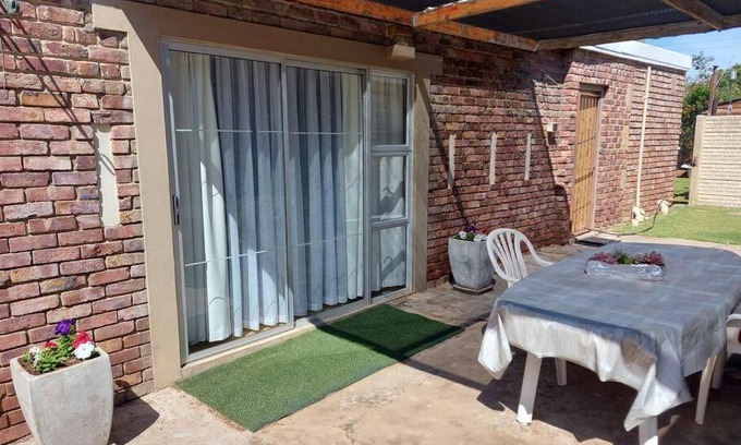 Oudtshoorn Apartment | Shades of grey