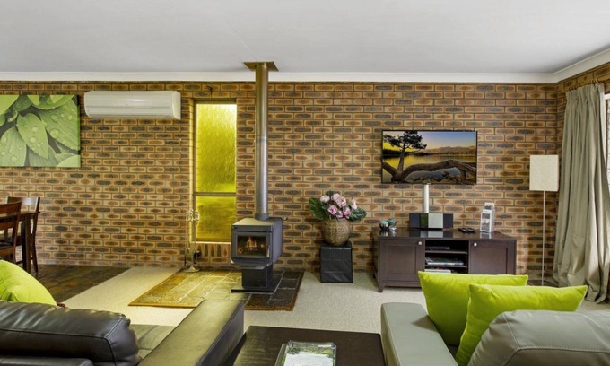 Barrington House | Shady Trees Barrington