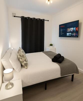 Seven Sisters Bed & Breakfast | Shalom Stay London