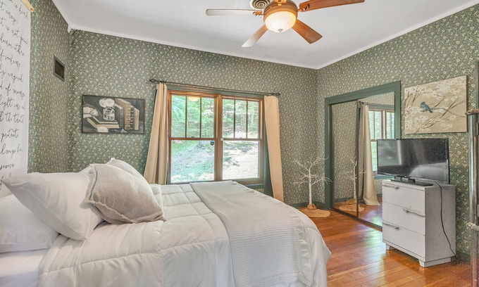 Mena House | "Shangri-La" ! A Serene Retreat - Direct access to Trails just 7 miles drive !