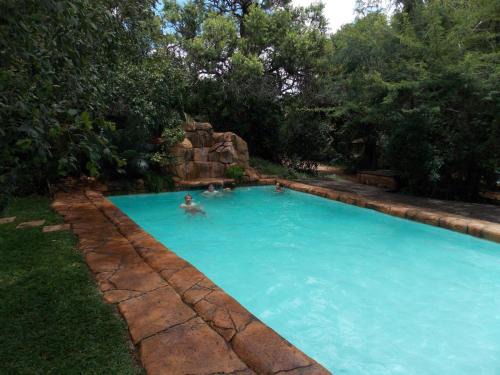 Hartbeespoort Cabin | Shangrila-innibos Country Lodge