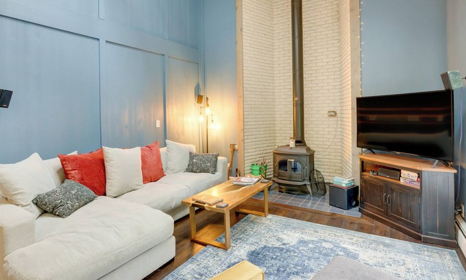 Sheboygan House | Sheboygan Vacation Home: Walk to Lake Michigan!