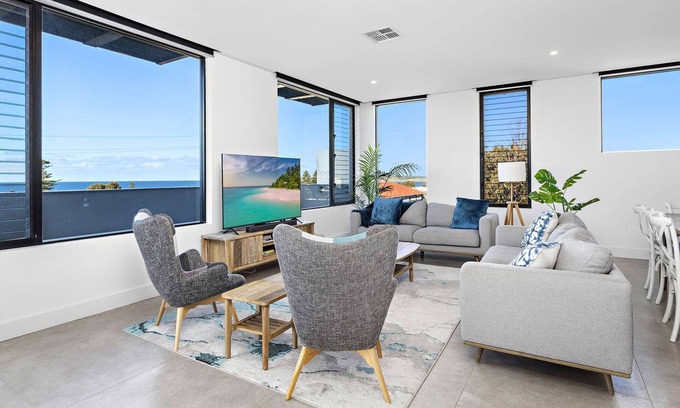 Shellharbour Apartment | Shellharbour Village - 3 bedroom luxury apartment - Stunning ocean views