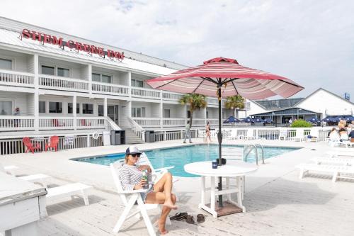 Mount Pleasant Hotel | Shem Creek Inn