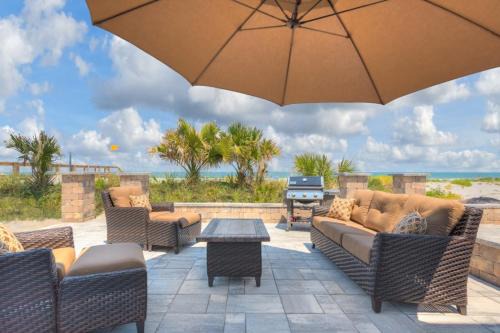 Jacksonville Beach Apartment | Shore To Please Beach Oceanfront Patio Pet Friendly
