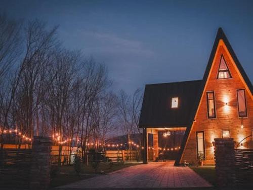 Moeciu de Sus Cabin | Shurra