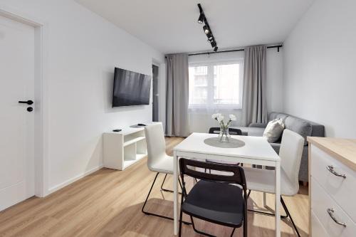 Stare Miasto District Apartment | Sielawy Modern Apartment by BookingHost